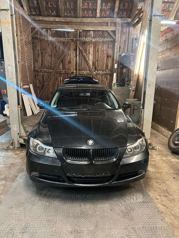 Gebraucht BMW 320 150 PS (110 kW) 2005 Schwarz Limousine