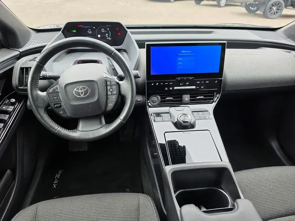 Gebraucht Toyota bZ4X Basis 150 kW (204 PS) 2022 Onyxschwarz SUV