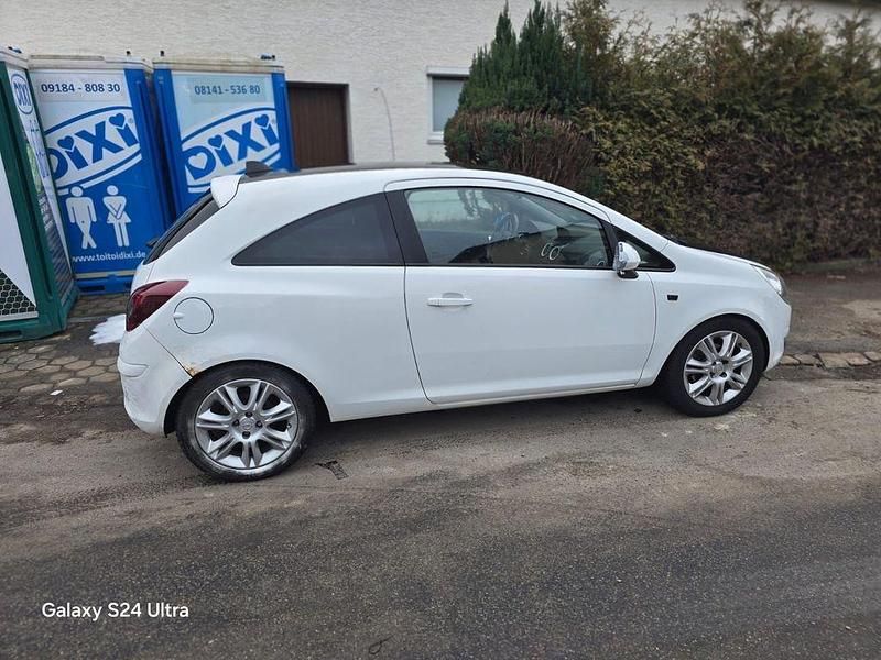 Gebraucht Opel Corsa Color Edition 101 PS (74 kW) 2010 Kleinwagen
