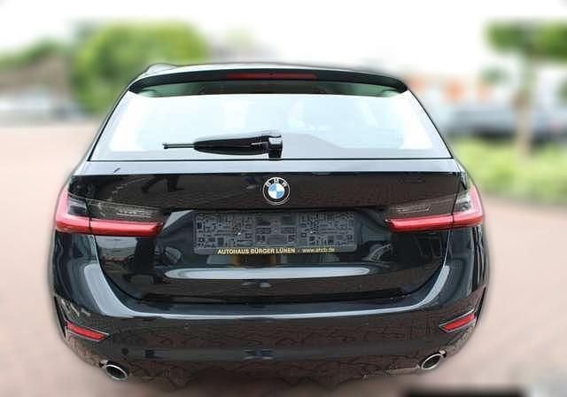 Gebraucht BMW 320 Advantage 190 PS (139 kW) 2020 Schwarz metallic Kombi