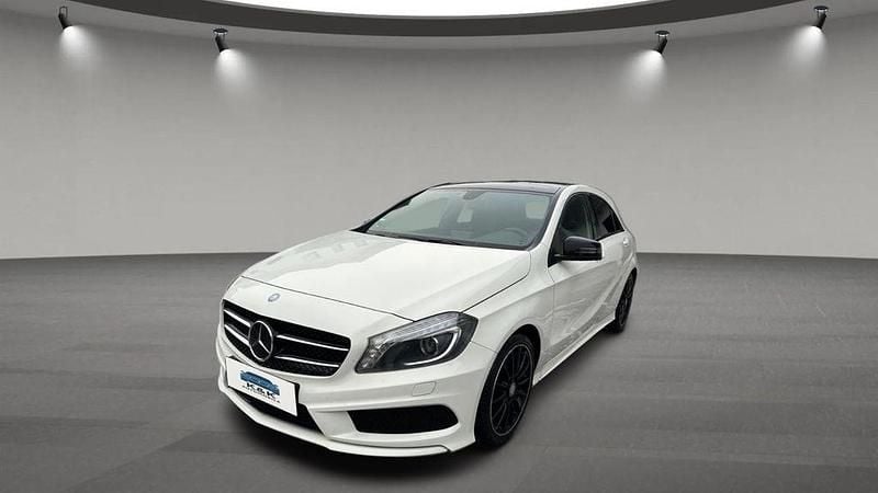 Weiß Gebraucht 2013 Mercedes A200 AMG line Limousine | 9.999 € (Guter Preis) - Bild 1/4