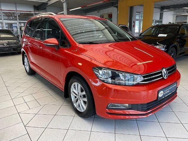 Gebraucht VW Touran Comfortline 150 PS (110 kW) 2017 Orange Van / Kleinbus