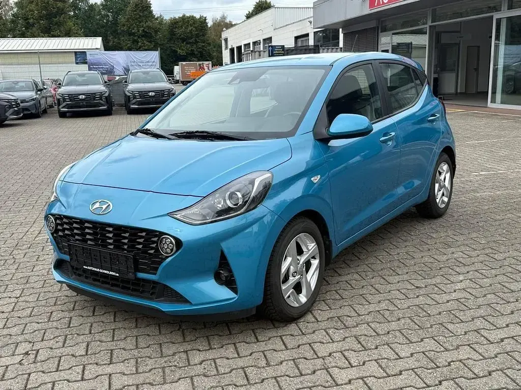 Gebraucht Hyundai i10 Trend 84 PS (61 kW) 2021 Blau (metallic) Kleinwagen