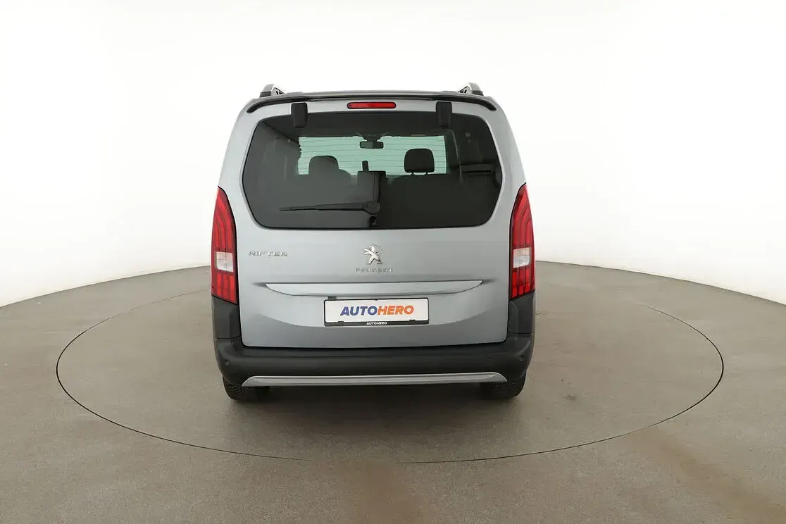 Gebraucht Peugeot Rifter Allure 131 PS (96 kW) 2019 Silber Van / Kleinbus