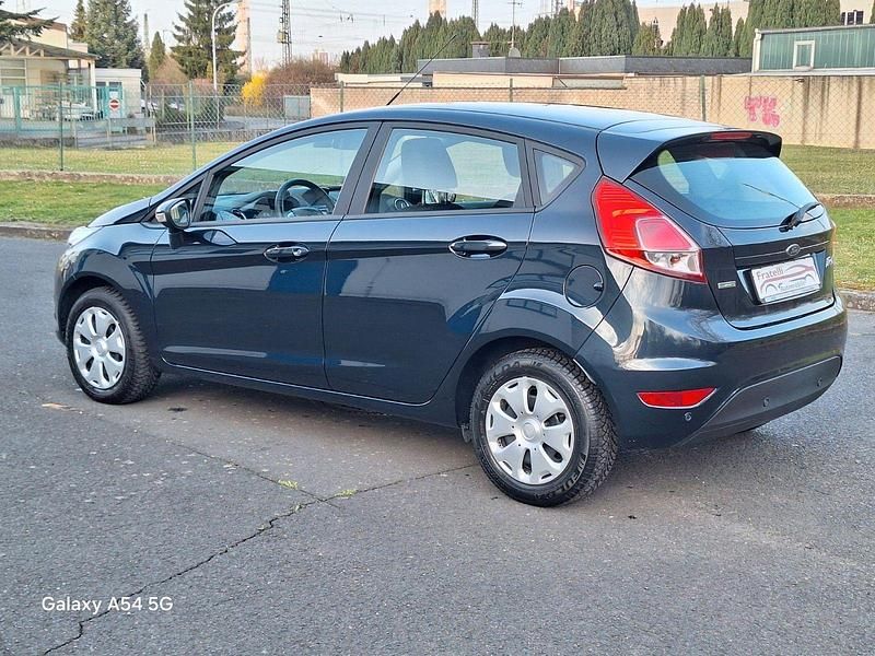 Gebraucht Ford Fiesta Celebration 101 PS (74 kW) 2017 Blau Kleinwagen