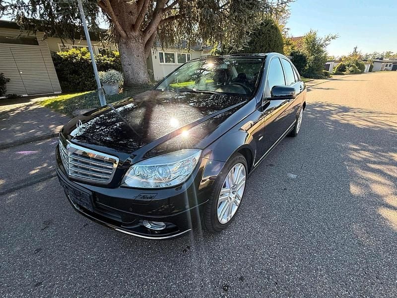 Schwarz Gebraucht 2009 Mercedes C350 Limousine | 8.500 € (Superpreis) - Bild 1/4
