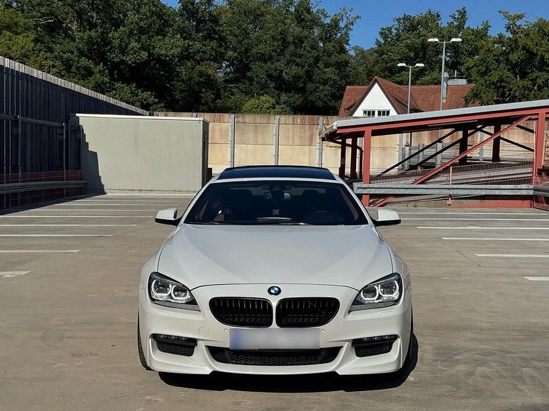 Weiß Gebraucht 2015 BMW 640 Shadowline Coupé | 27.000 € (Fairer Preis) - Bild 1/4