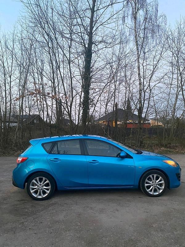 Gebraucht Mazda 3 105 PS (77 kW) 2010 Blau Kleinwagen