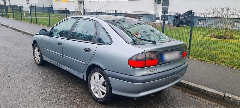 Gebraucht Renault Laguna 90 PS (66 kW) 1997 Grün Limousine