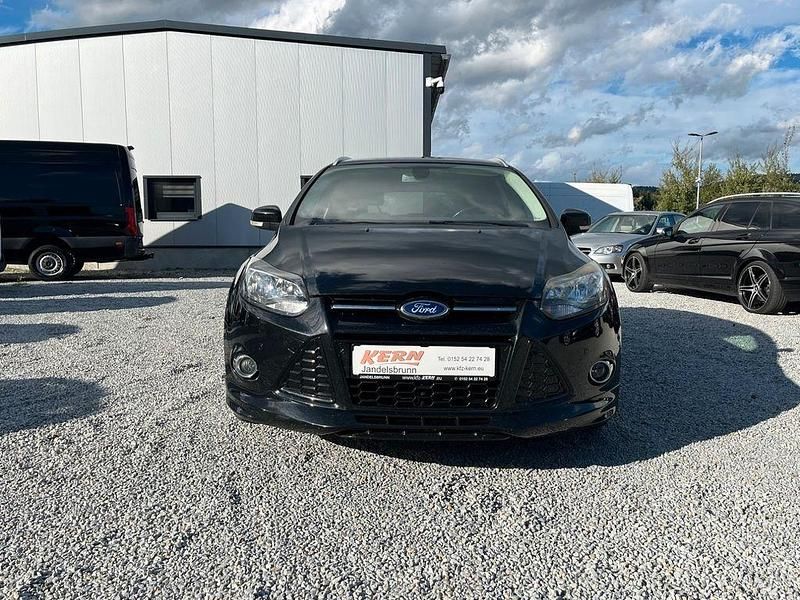Gebraucht Ford Focus Titanium 182 PS (133 kW) 2013 Schwarz Limousine