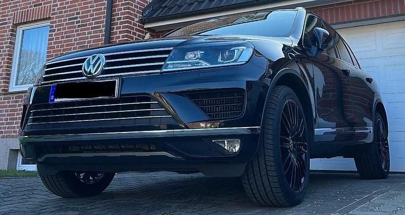 Schwarz Gebraucht 2016 VW Touareg SUV | 17.499 € (Superpreis) - Bild 1/4