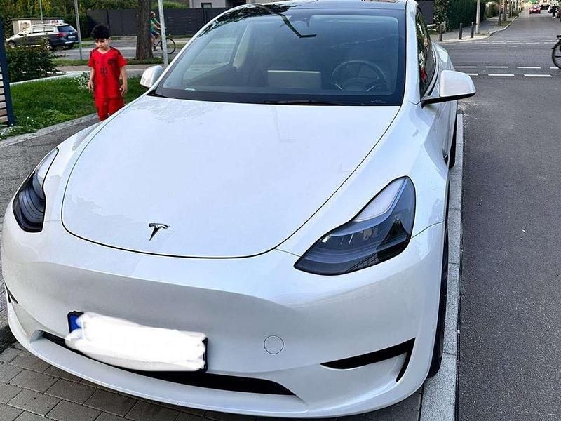 Weiß Gebraucht 2023 Tesla Model Y RWD SUV | 32.600 € (Fairer Preis) - Bild 1/4