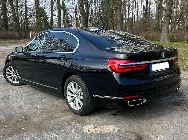 Gebraucht BMW 730 265 PS (194 kW) 2017 Schwarz Limousine