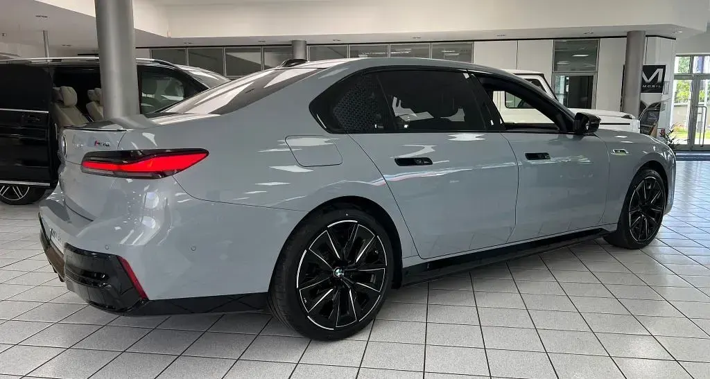 Gebraucht BMW i7 Comfort Edition 484 kW (659 PS) 2024 M brooklyn grau Limousine