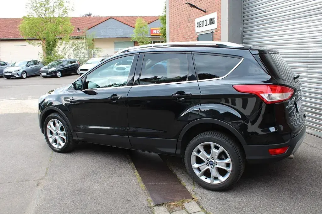Używany Ford Kuga Titanium 179 KM (131 kW) 2015 Czarny SUV