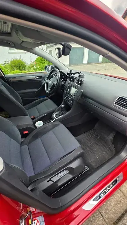 Gebraucht VW Golf VI Style 105 PS (77 kW) 2011 Rot Kleinwagen