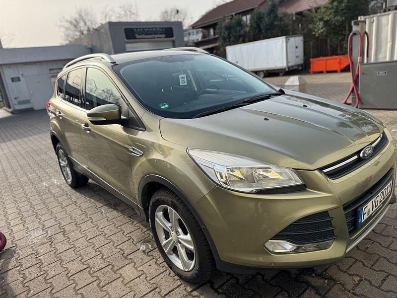 Gebraucht Ford Kuga Individual 150 PS (110 kW) 2013 Grün SUV