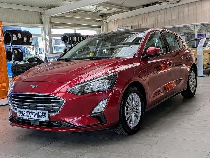 Gebraucht Ford Focus Titanium 150 PS (110 kW) 2019 Rot Limousine