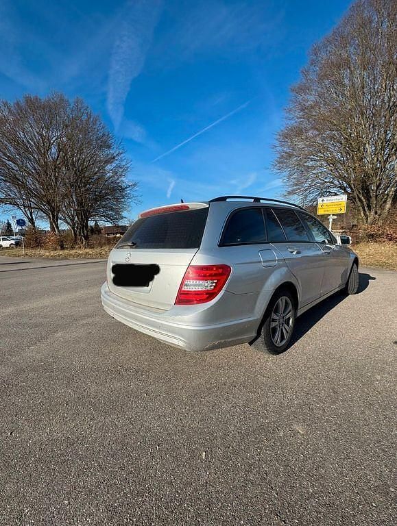 Gebraucht Mercedes C180 120 PS (88 kW) 2013 Silber Limousine