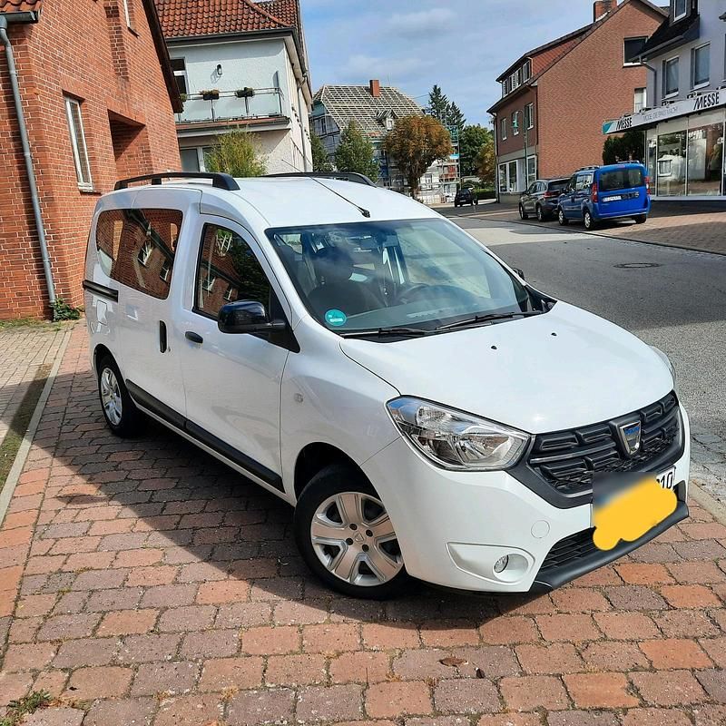 Weiß Gebraucht 2020 Dacia Dokker Comfort Van | 8.990 € (Superpreis) - Bild 1/4