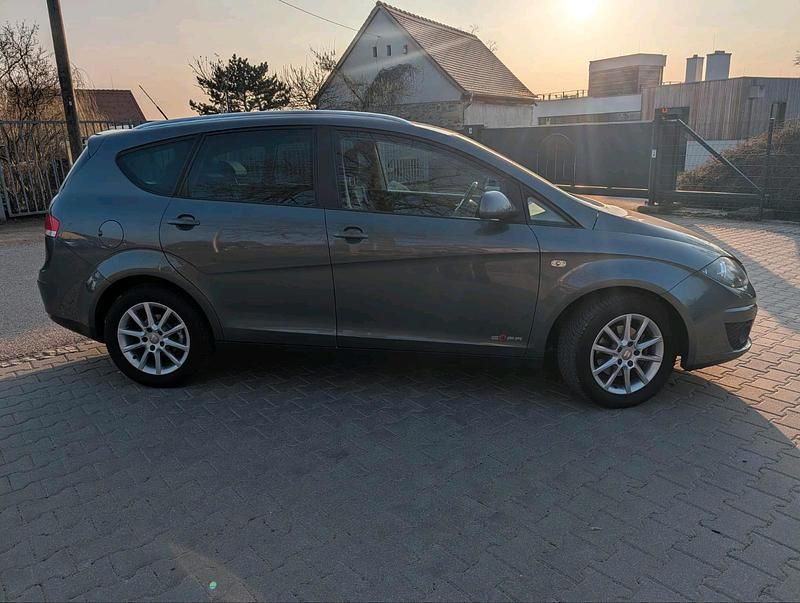 Gebraucht Seat Altea XL 140 PS (102 kW) 2014 Grau Van / Kleinbus