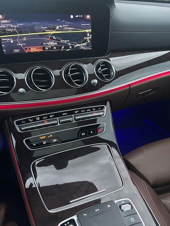 Schwarz Gebraucht 2023 Mercedes E200 Limousine | 31.000 € (Guter Preis) - Bild 1/4