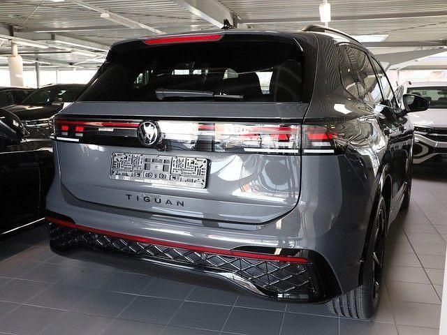 Neu VW Tiguan Pro 150 PS (110 kW) 2025 Delfingrau metallic SUV
