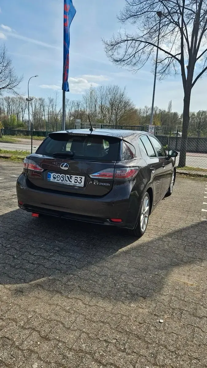 Gebraucht Lexus CT200h 2013 Braun Kombi