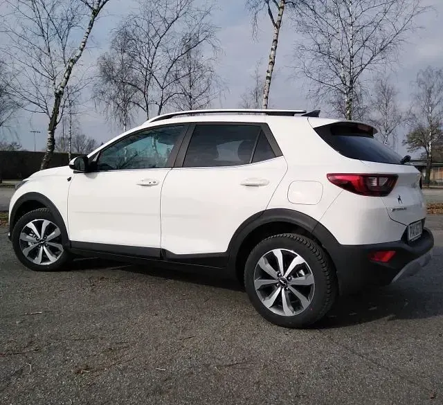 Gebraucht Kia Stonic Exclusive 84 PS (61 kW) 2024 Weiß SUV