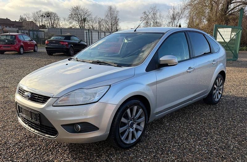 Gebraucht Ford Focus 125 PS (91 kW) 2010 Silber Limousine