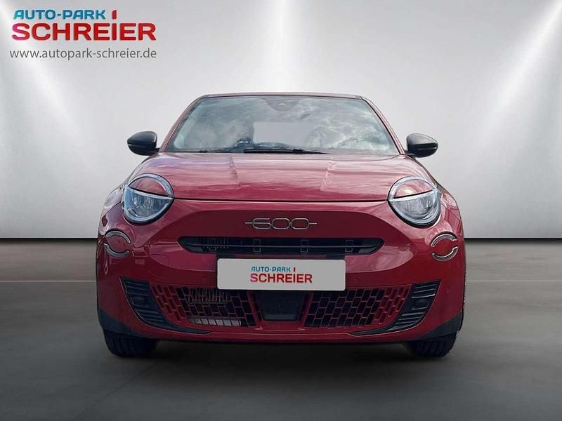 Gebraucht Fiat 600 101 PS (74 kW) 2024 Rot SUV