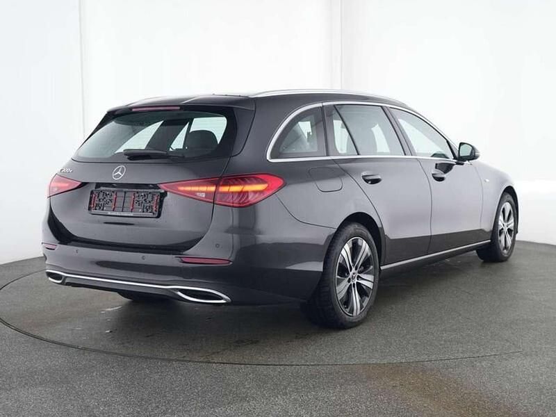 Gebraucht Mercedes C300e Avantgarde 313 PS (230 kW) 2025 Lack graphitgrau Kombi