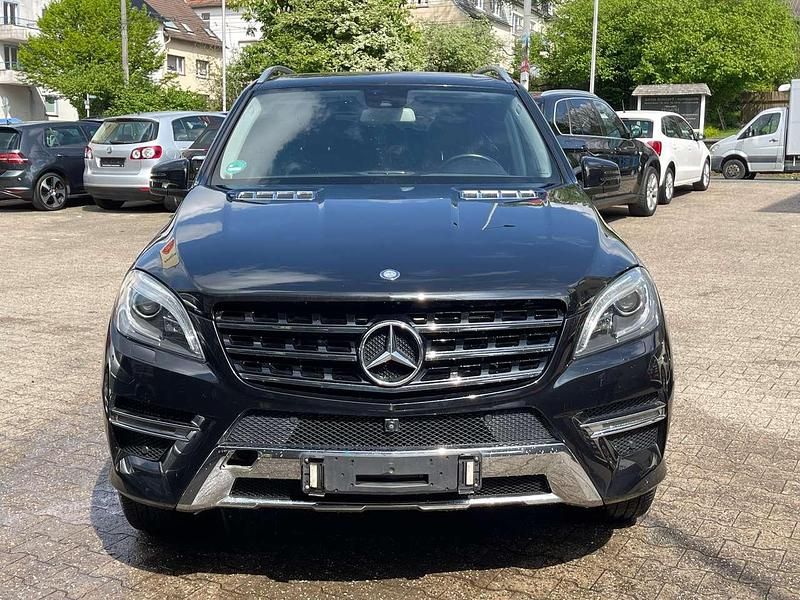 Obsidianschwarz metalliclack Gebraucht 2013 Mercedes ML350 SUV | 17.500 € (Guter Preis) - Bild 1/4