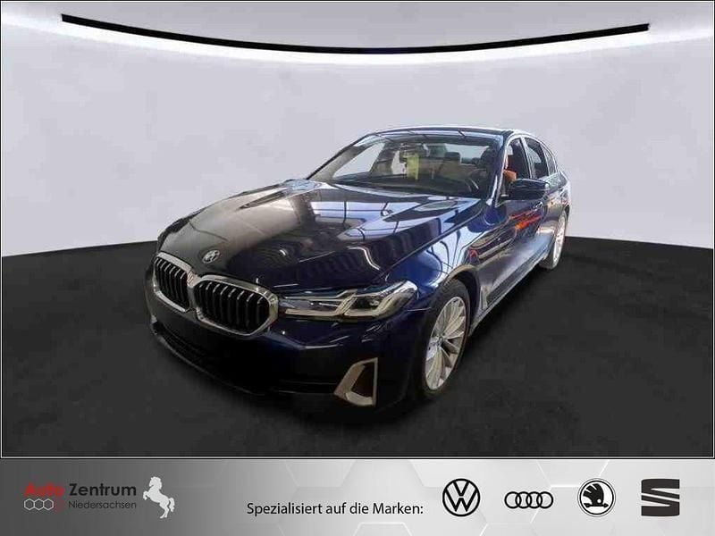 Blau Gebraucht 2022 BMW 530 Luxury Line Limousine | 42.970 € (Fairer Preis) - Bild 1/4