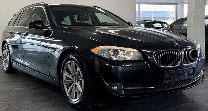 Gebraucht BMW 520 Performance 184 PS (135 kW) 2012 Sophistograu brillanteffekt Kombi