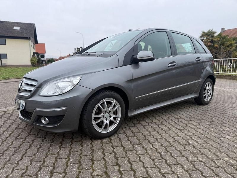Gebraucht Mercedes B200 193 PS (141 kW) 2008 Grau Van / Kleinbus