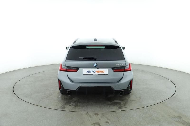 Gebraucht BMW 330e M Sport 292 PS (214 kW) 2024 Grau Kombi