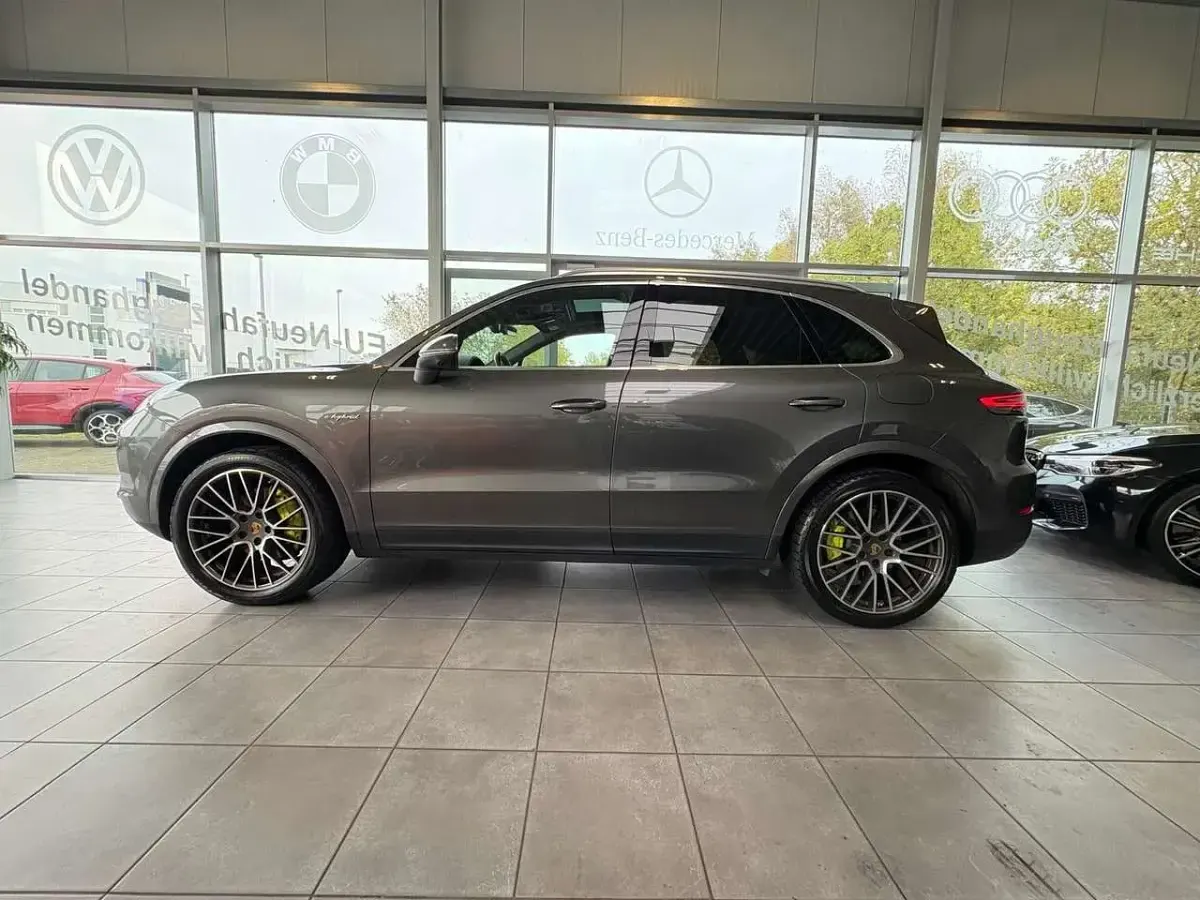 Używany Porsche Cayenne 340 KM (250 kW) 2020 Szary SUV