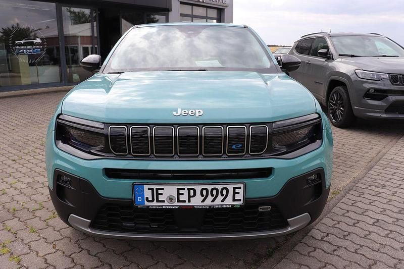 Blau Gebraucht 2023 Jeep Avenger EV Altitude SUV | 31.900 € (Teuer) - Bild 1/4
