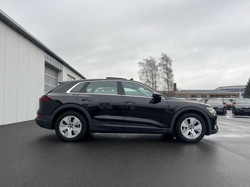 Gebraucht Audi e-tron Ambiente 230 kW (313 PS) 2022 Schwarz SUV