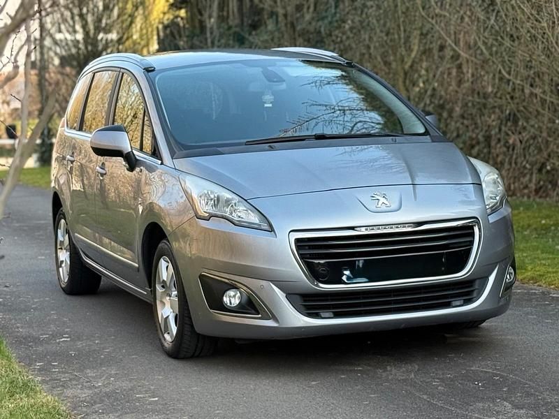 Gebraucht Peugeot 5008 116 PS (85 kW) 2016 Grau Van / Kleinbus