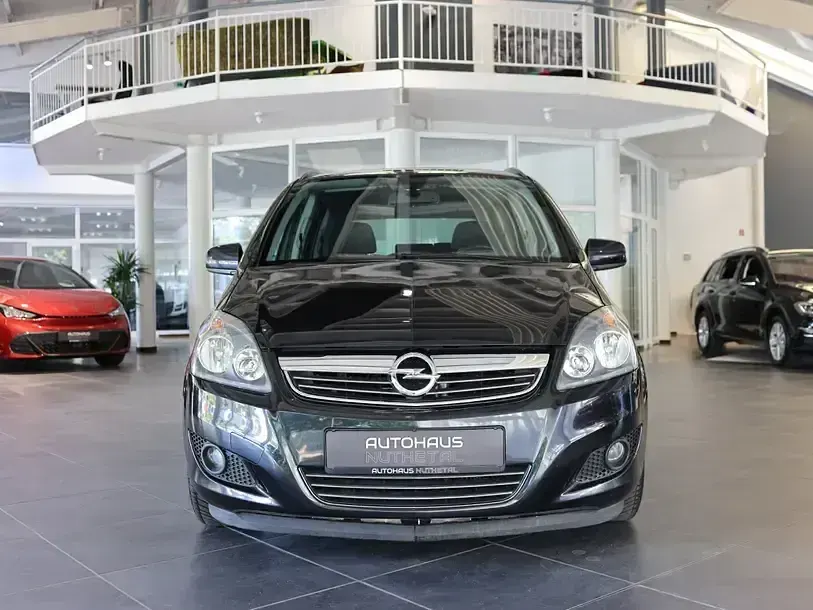 Gebraucht Opel Zafira Family 110 PS (80 kW) 2014 Schwarz Van / Kleinbus