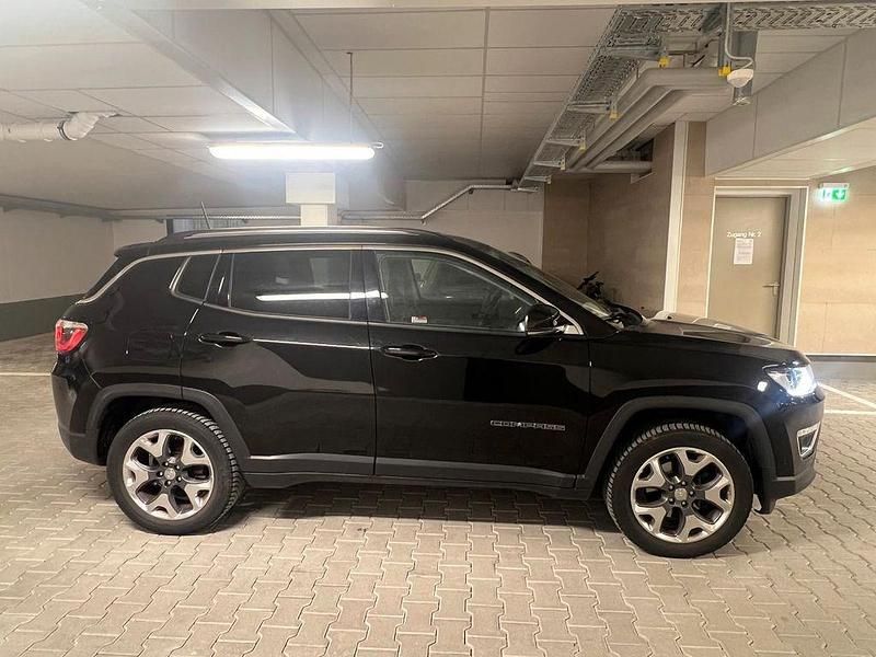 Gebraucht Jeep Compass Limited 170 PS (125 kW) 2020 Schwarz SUV