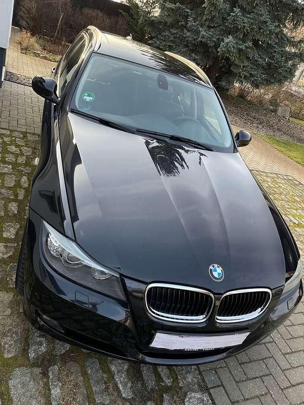 Gebraucht BMW 320 Performance 184 PS (135 kW) 2011 Schwarz Kombi