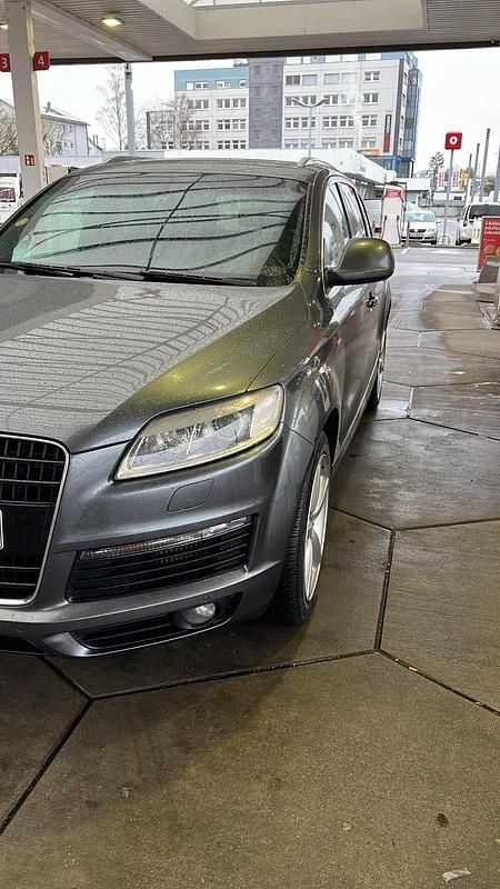 Grau Gebraucht 2007 Audi Q7 S-Line SUV | 9.000 € (Guter Preis) - Bild 1/4