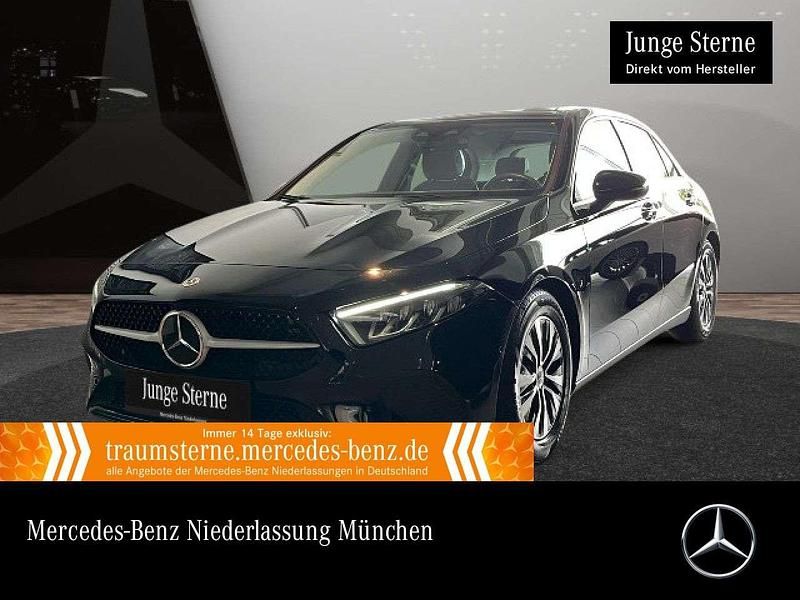 Schwarz Gebraucht 2023 Mercedes A180 Advanced Limousine | 25.490 € (Fairer Preis) - Bild 1/3