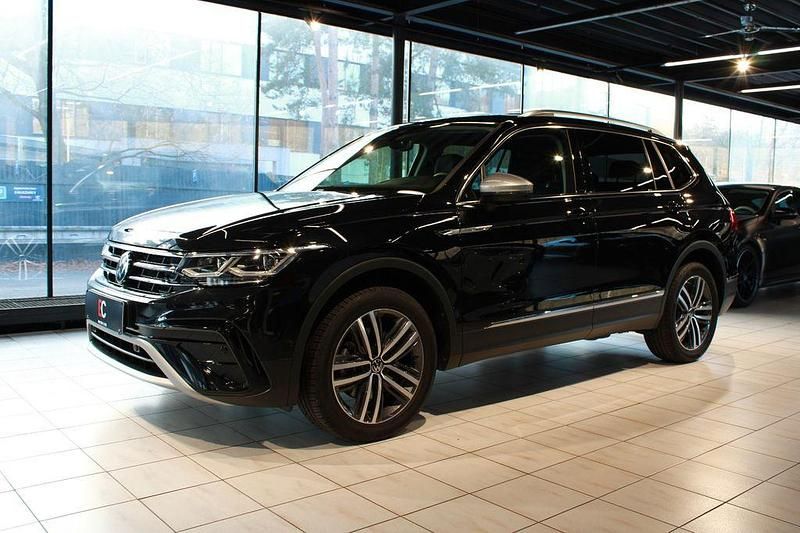 Gebraucht VW Tiguan Allspace Elegance 245 PS (180 kW) 2023 Schwarz SUV