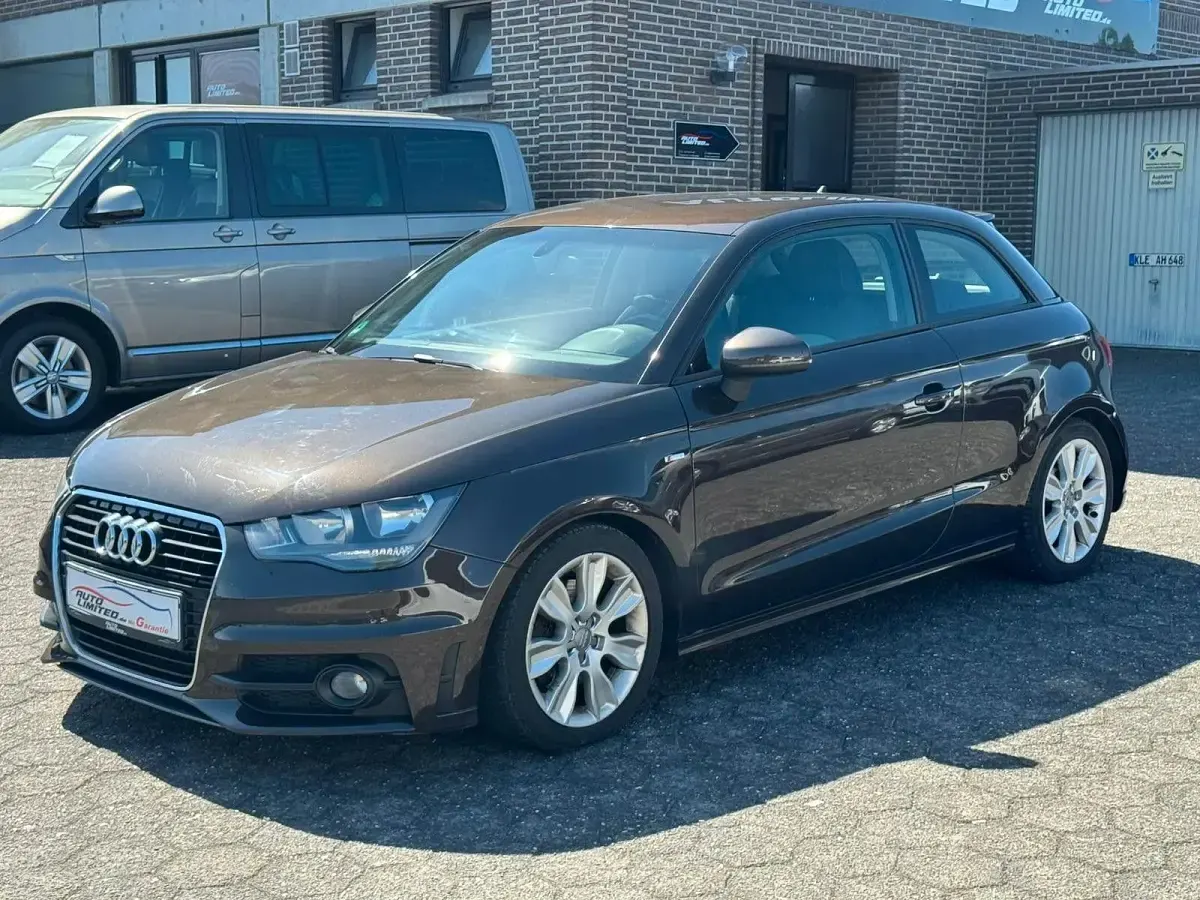Gebraucht Audi A1 Ambition 105 PS (77 kW) 2010 Braun Kleinwagen