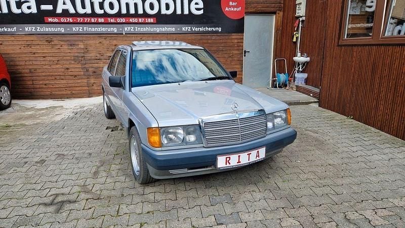 Grau Gebraucht 1988 Mercedes 190 Limousine | 9.980 € - Bild 1/4