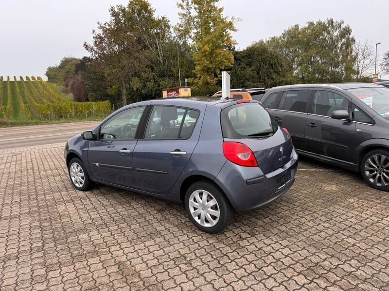 Gebraucht Renault Clio III Dynamique 75 PS (55 kW) 2006 Blau Limousine